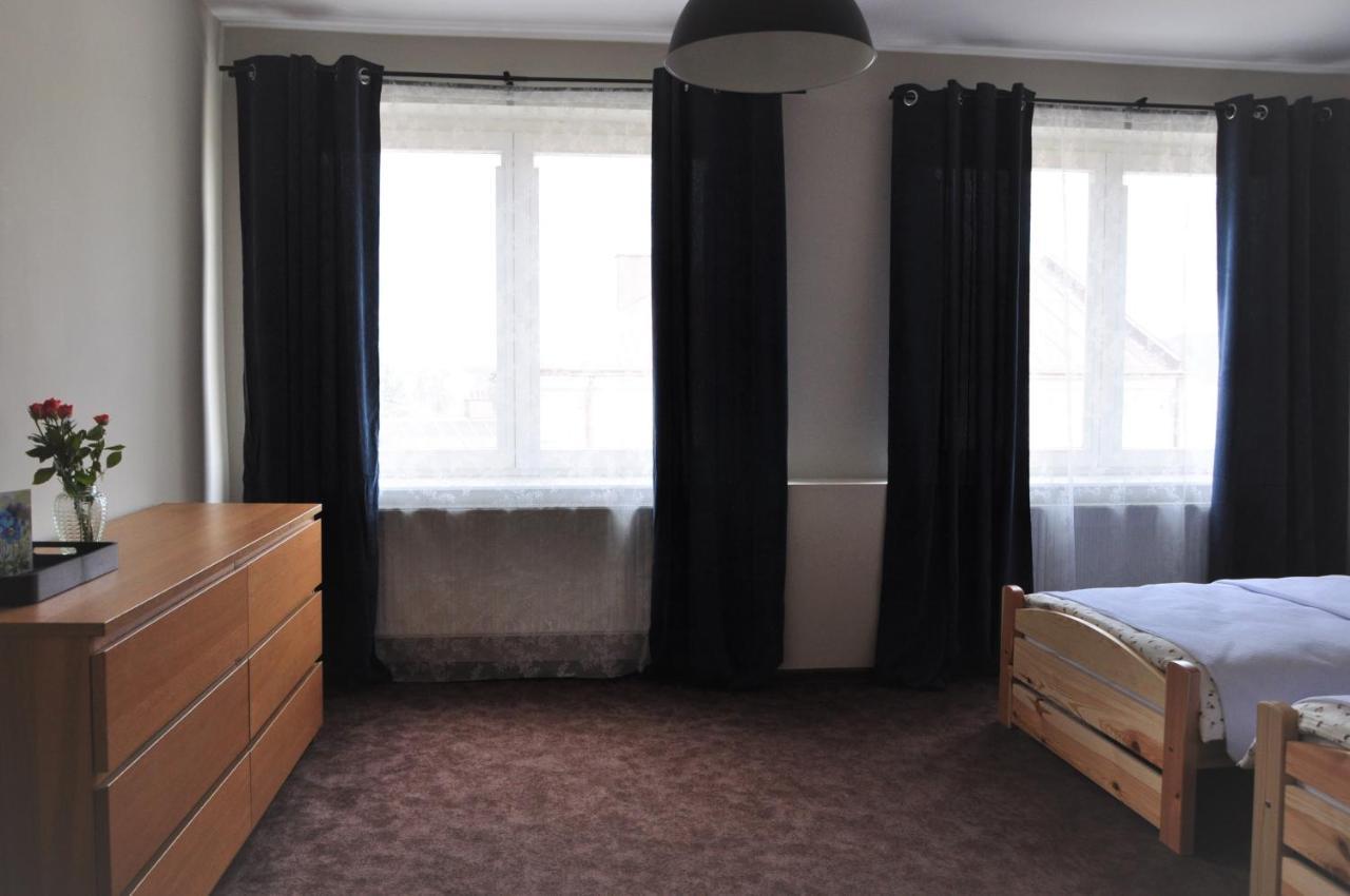 Apartament Srodmiescie Кросно Екстериор снимка